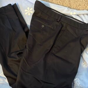 Haggar black men’s dress jeans. 34/32. Cotton/polyester/spandex